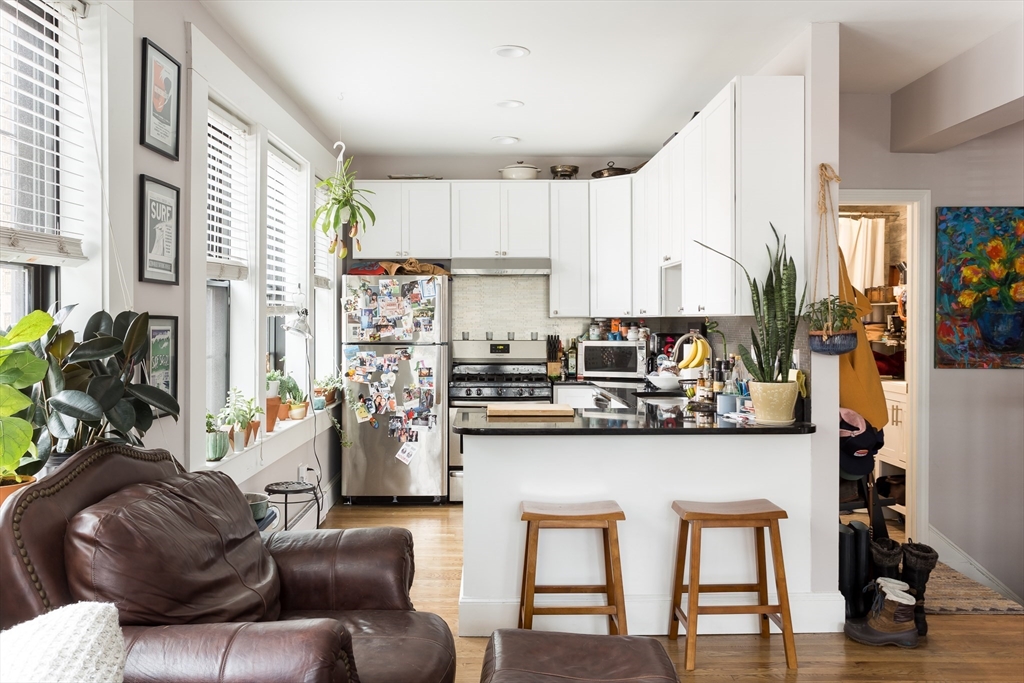 1 bed, 1 bath apartment for rent at 534 Tremont St Unit 2, South End — photo 3 of 8