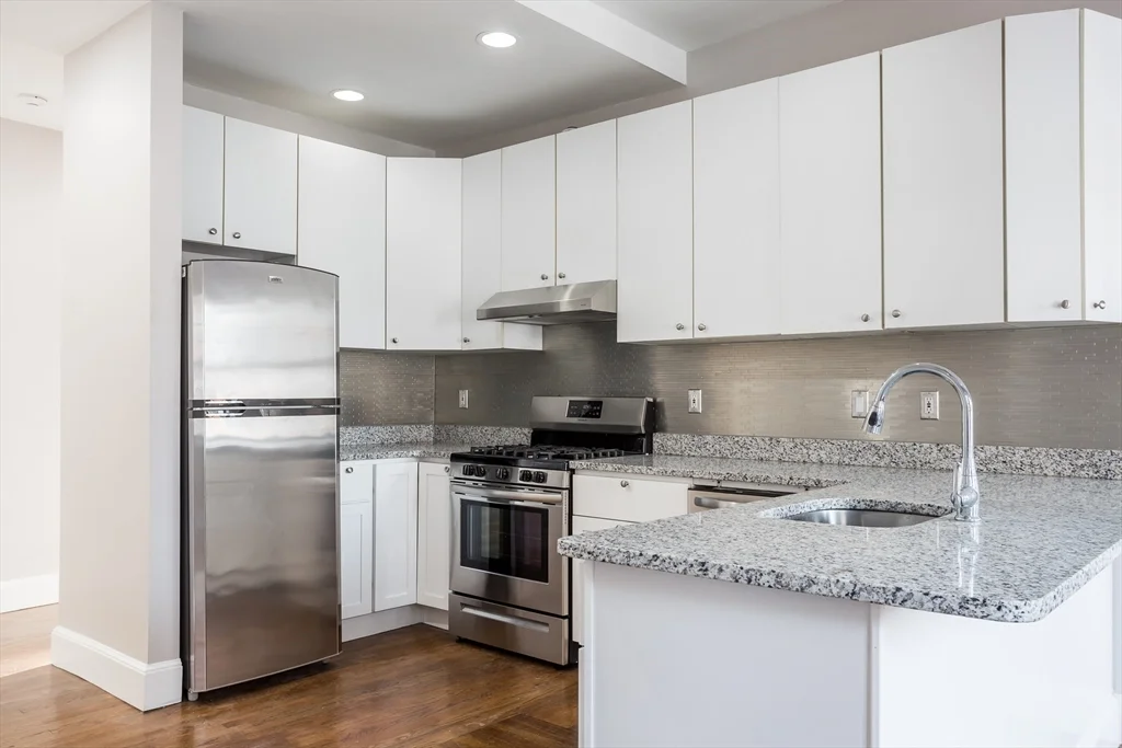 2 bed, 1 bath apartment for rent at 534 Tremont St Unit 3, South End — photo 5 of 19