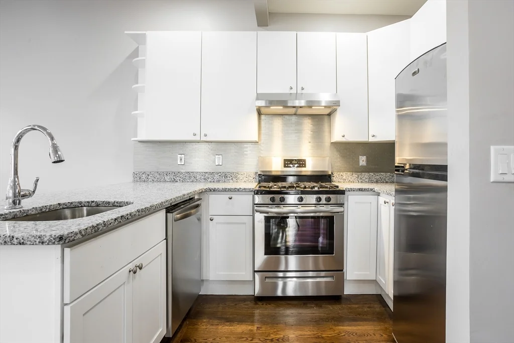 2 bed, 1 bath apartment for rent at 534 Tremont St Unit 4, South End — photo 4 of 16