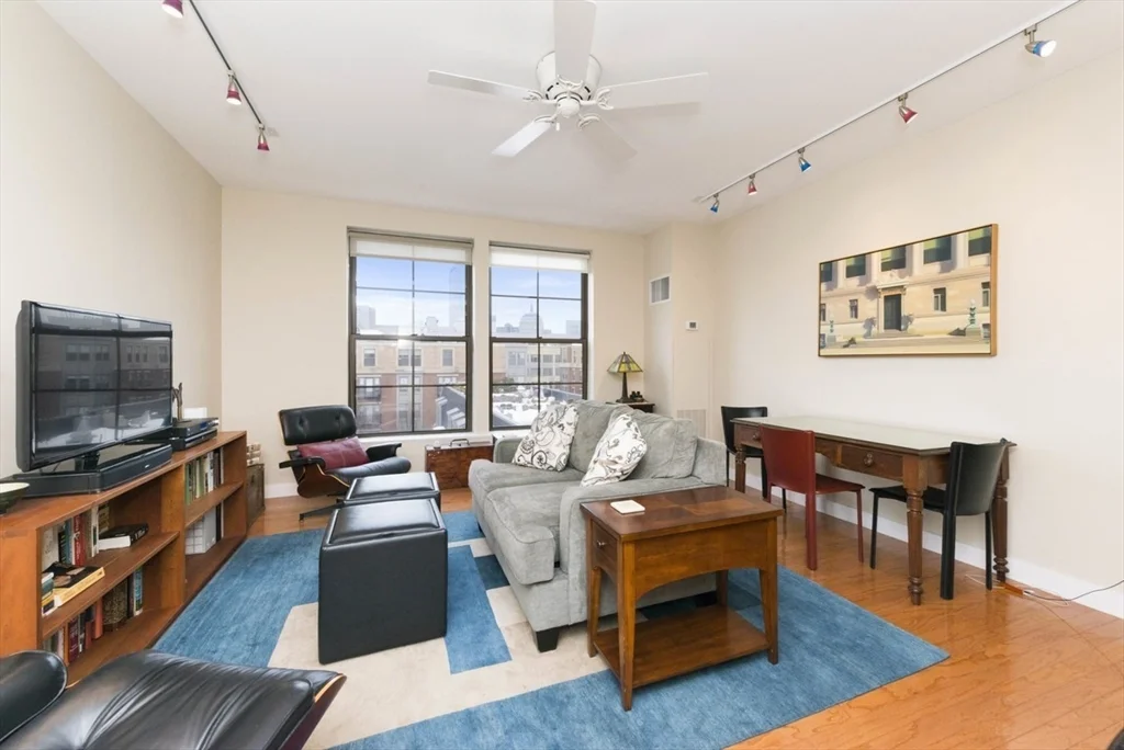 1 bed, 1 bath apartment for rent at 535 Harrison Ave Unit A601, South End — photo 2 of 14
