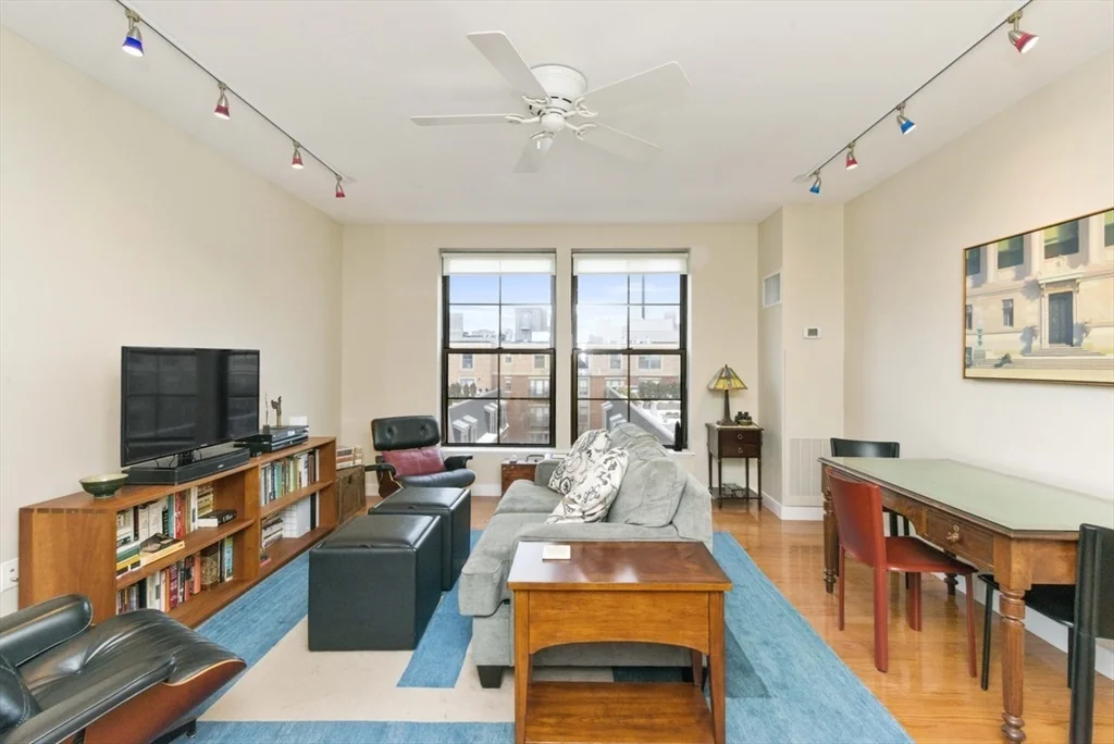 1 bed, 1 bath apartment for rent at 535 Harrison Ave Unit A601, South End — photo 1 of 14