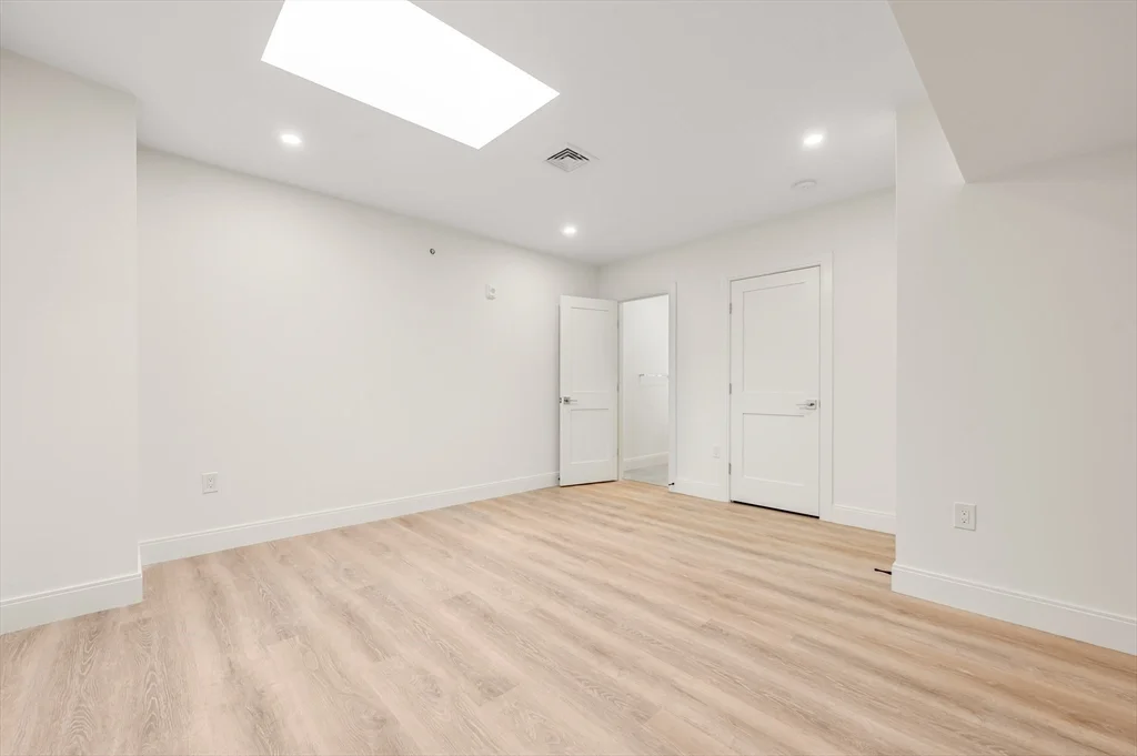 2 bed, 1 bath apartment for rent at 536 Broadway Unit 202, Everett — photo 11 of 19