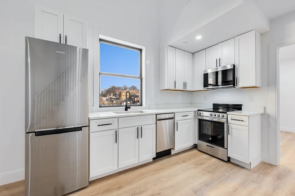 2 bed, 2 bath apartment for rent at 536 Broadway Unit 203, Everett