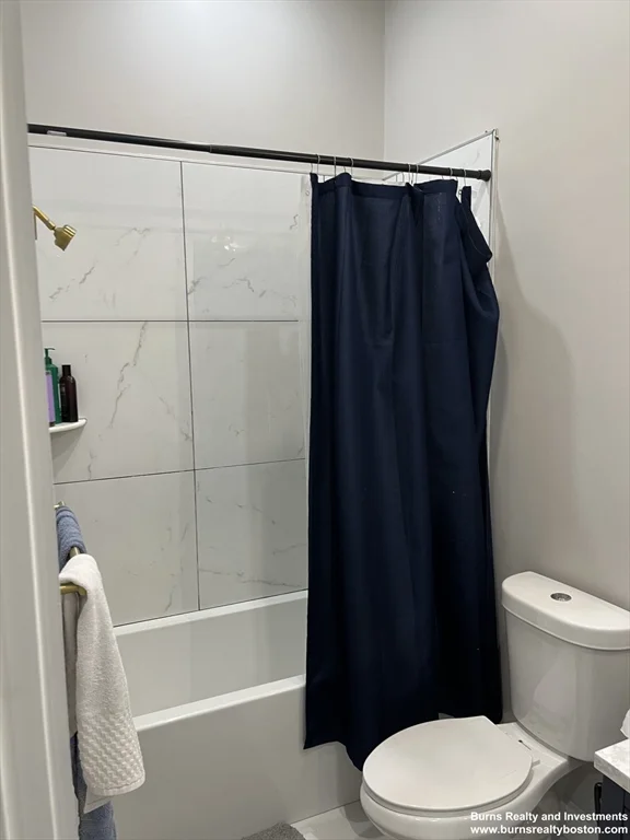 4 bed, 1 bath apartment for rent at 536 E Broadway Unit 1, South Boston — photo 16 of 20