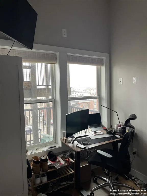 4 bed, 1 bath apartment for rent at 536 E Broadway Unit 1, South Boston — photo 13 of 20