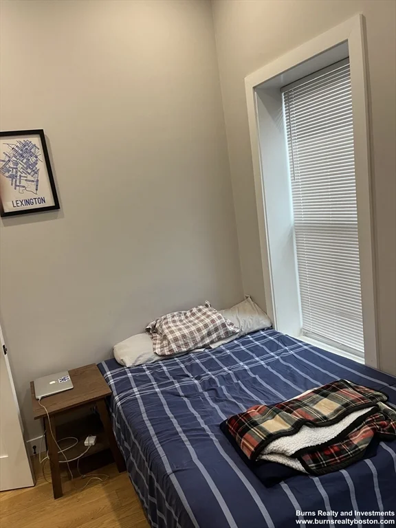 4 bed, 1 bath apartment for rent at 536 E Broadway Unit 1, South Boston — photo 9 of 20