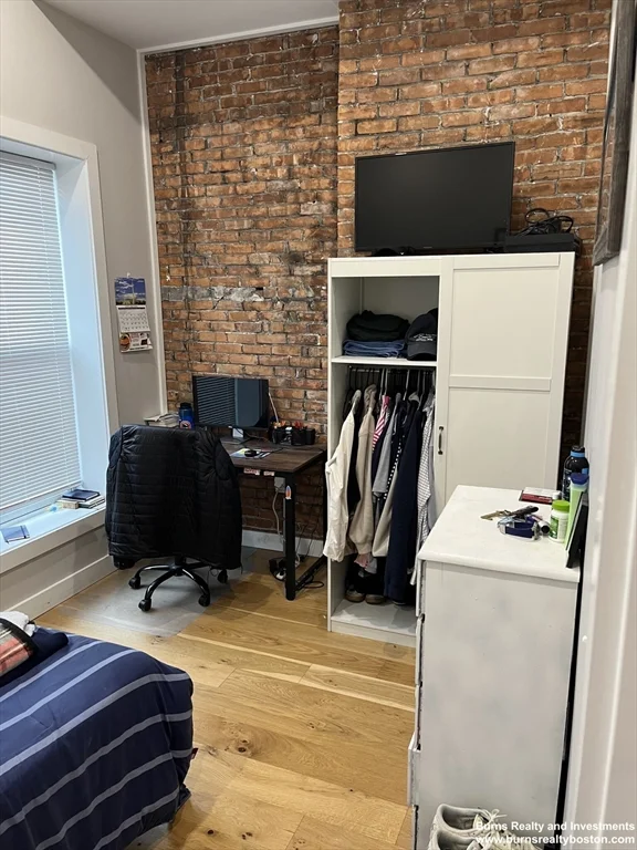 4 bed, 1 bath apartment for rent at 536 E Broadway Unit 1, South Boston — photo 8 of 20