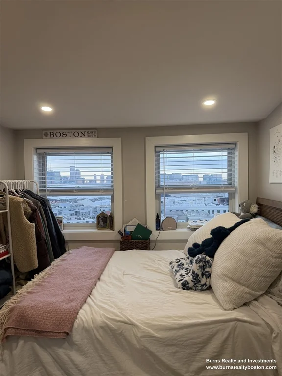 5 bed, 2 bath apartment for rent at 536 E Broadway Unit 3, South Boston — photo 21 of 23