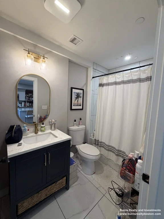 5 bed, 2 bath apartment for rent at 536 E Broadway Unit 3, South Boston — photo 18 of 23
