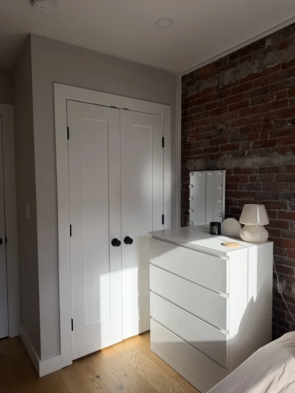 5 bed, 2 bath apartment for rent at 536 E Broadway Unit 3, South Boston — photo 5 of 23