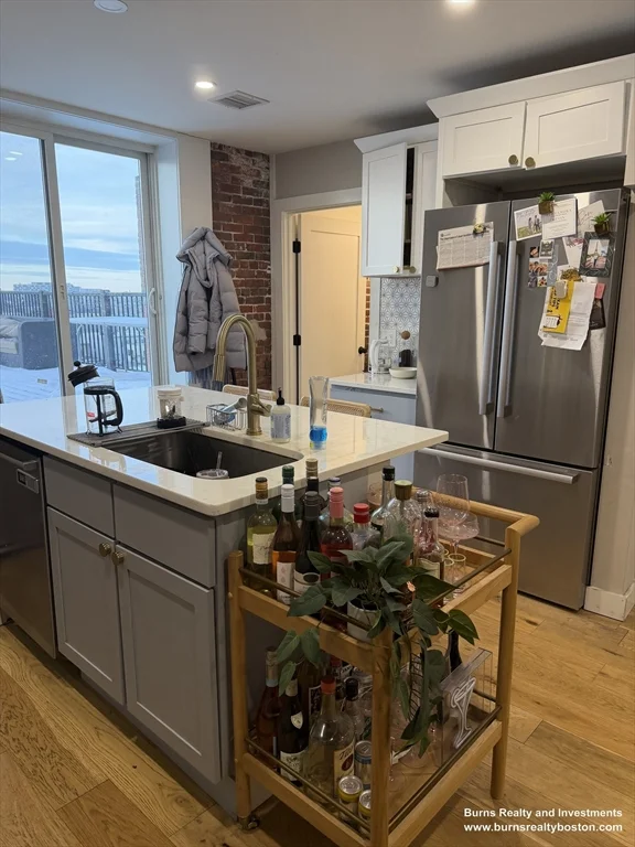 5 bed, 2 bath apartment for rent at 536 E Broadway Unit 3, South Boston — photo 20 of 23