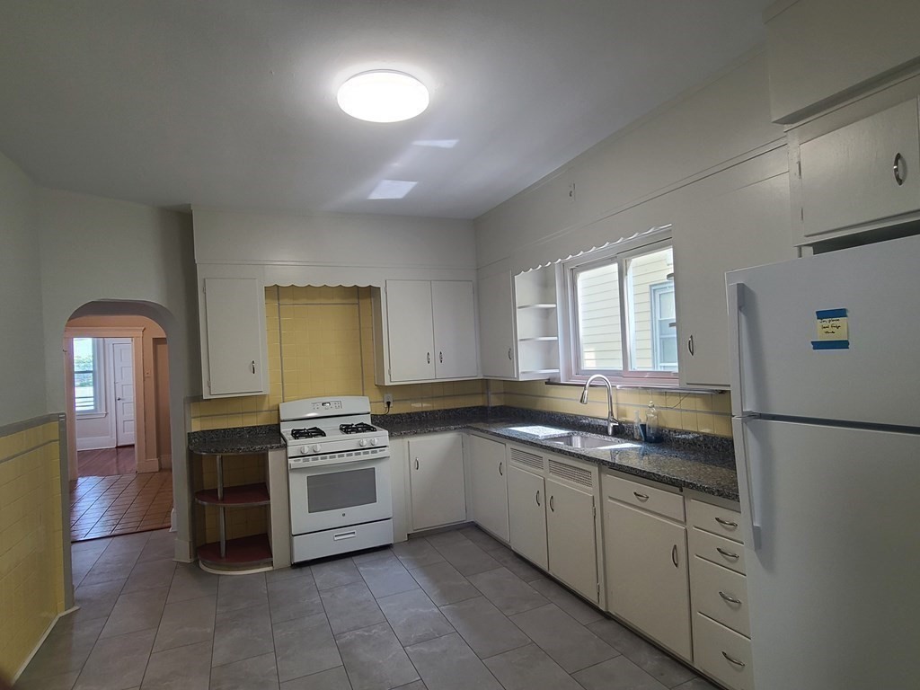 3 bed, 1 bath apartment for rent at 537 Beach St Unit 2, Revere — photo 14 of 21