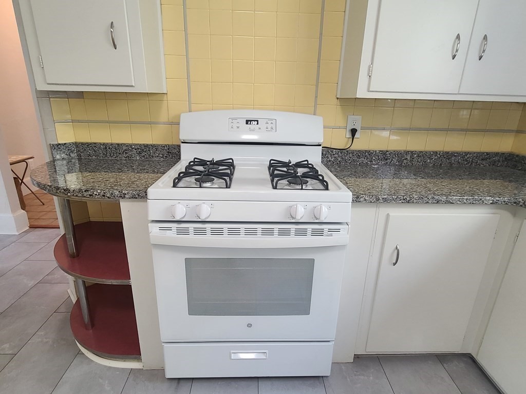 3 bed, 1 bath apartment for rent at 537 Beach St Unit 2, Revere — photo 17 of 21