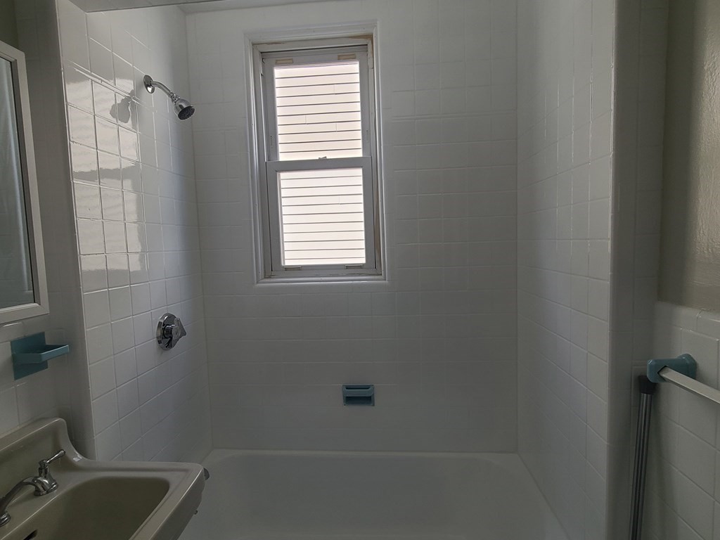 3 bed, 1 bath apartment for rent at 537 Beach St Unit 2, Revere — photo 12 of 21
