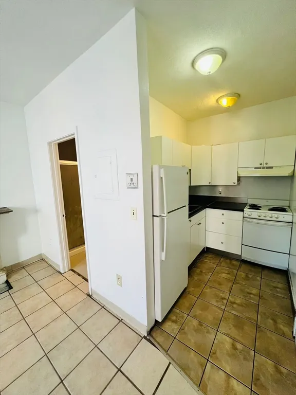1 bed, 1 bath apartment for rent at 537 Columbus Ave Unit 2R, South End — photo 9 of 10