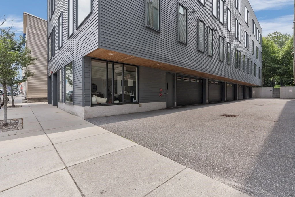 2 bed, 2 bath apartment for rent at 537 E 1st St Unit 4, South Boston — photo 31 of 33