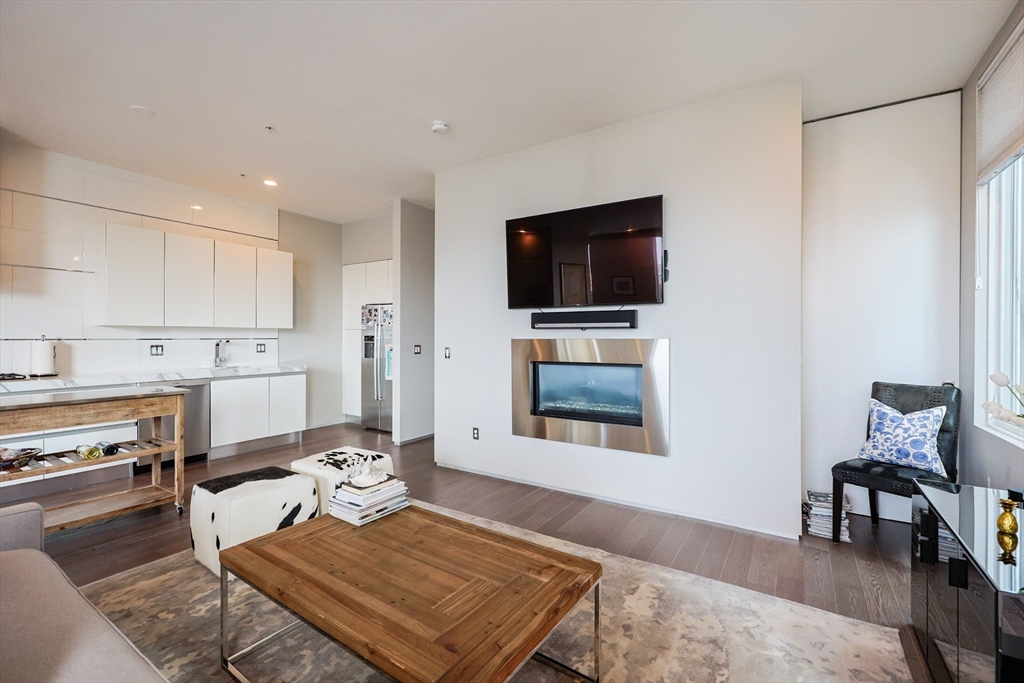 2 bed, 2 bath apartment for rent at 537 E 1st Unit 1, South Boston — photo 4 of 34