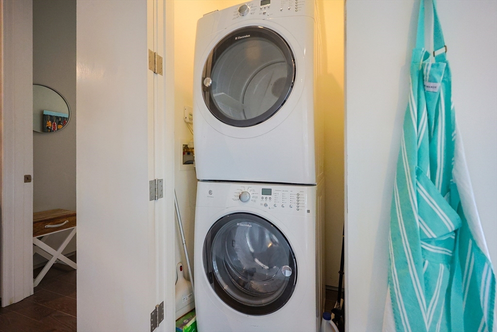 2 bed, 2 bath apartment for rent at 537 E 1st Unit 1, South Boston — photo 27 of 34