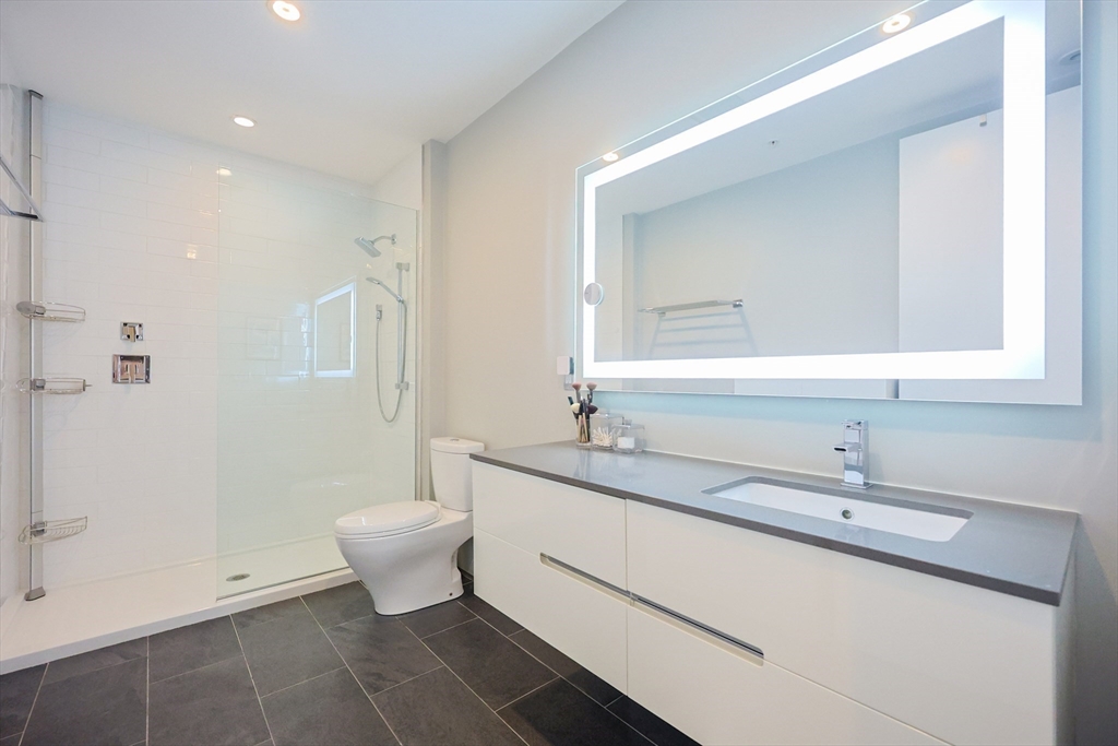 2 bed, 2 bath apartment for rent at 537 E 1st Unit 1, South Boston — photo 16 of 34