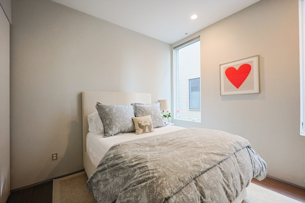 2 bed, 2 bath apartment for rent at 537 E 1st Unit 1, South Boston — photo 20 of 34