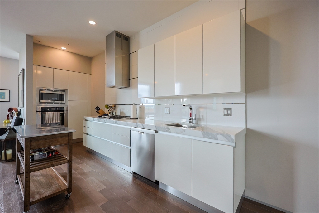 2 bed, 2 bath apartment for rent at 537 E 1st Unit 1, South Boston — photo 2 of 34