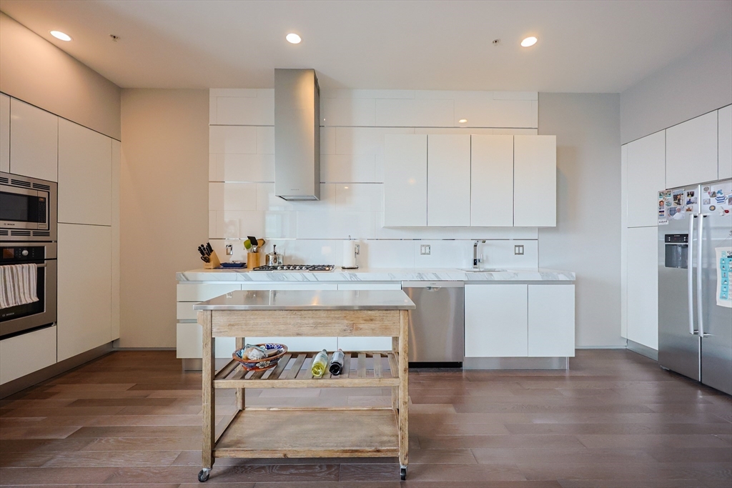 2 bed, 2 bath apartment for rent at 537 E 1st Unit 1, South Boston — photo 3 of 34