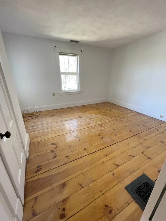 3 bed, 1 bath apartment for rent at 537 King St Unit 1, Littleton — photo 2 of 7