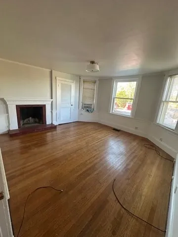 2 bed, 1 bath apartment for rent at 537 King St Unit 2, Littleton — photo 2 of 7