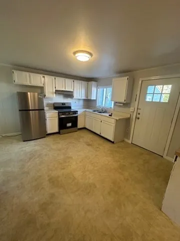 2 bed, 1 bath apartment for rent at 537 King St Unit 2, Littleton — photo 5 of 7