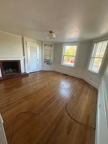2 bed, 1 bath apartment for rent at 537 King St Unit 2, Littleton — photo 3 of 7
