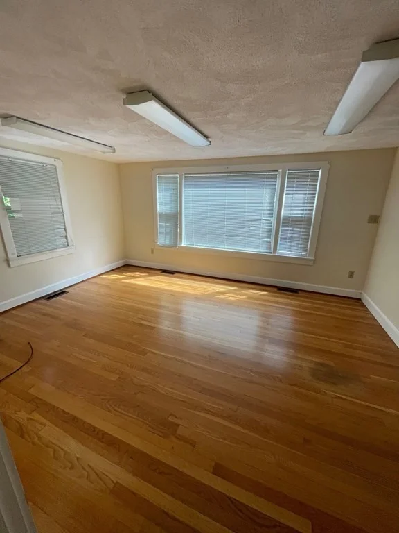 3 bed, 1 bath apartment for rent at 537 King St Unit 3, Littleton — photo 5 of 13