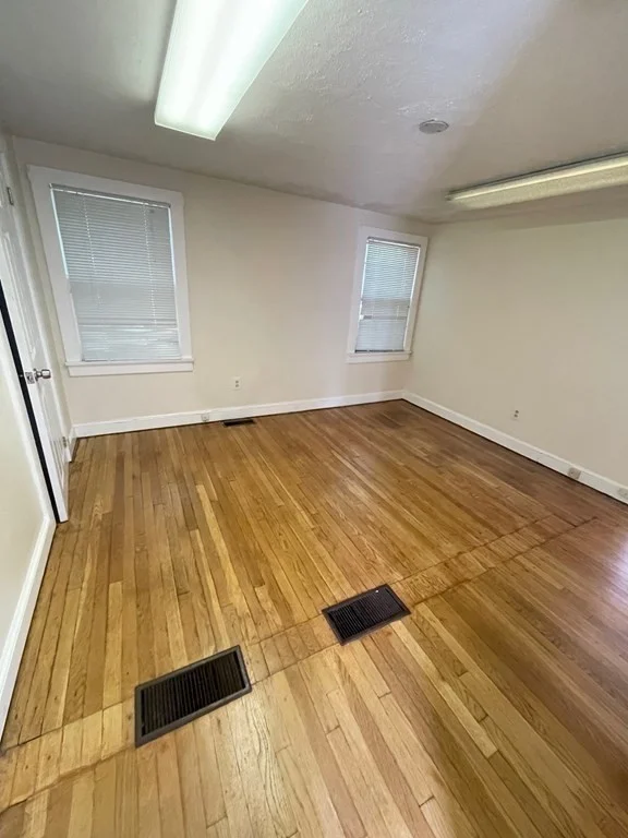 3 bed, 1 bath apartment for rent at 537 King St Unit 3, Littleton — photo 6 of 13