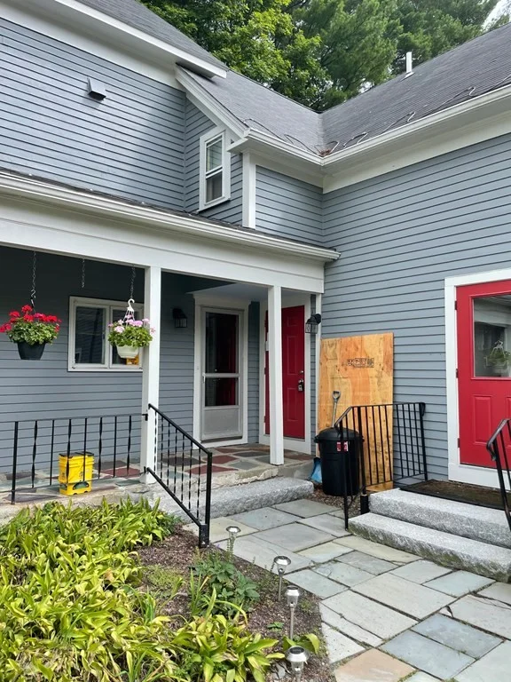 3 bed, 1 bath apartment for rent at 537 King St Unit 3, Littleton — photo 1 of 13