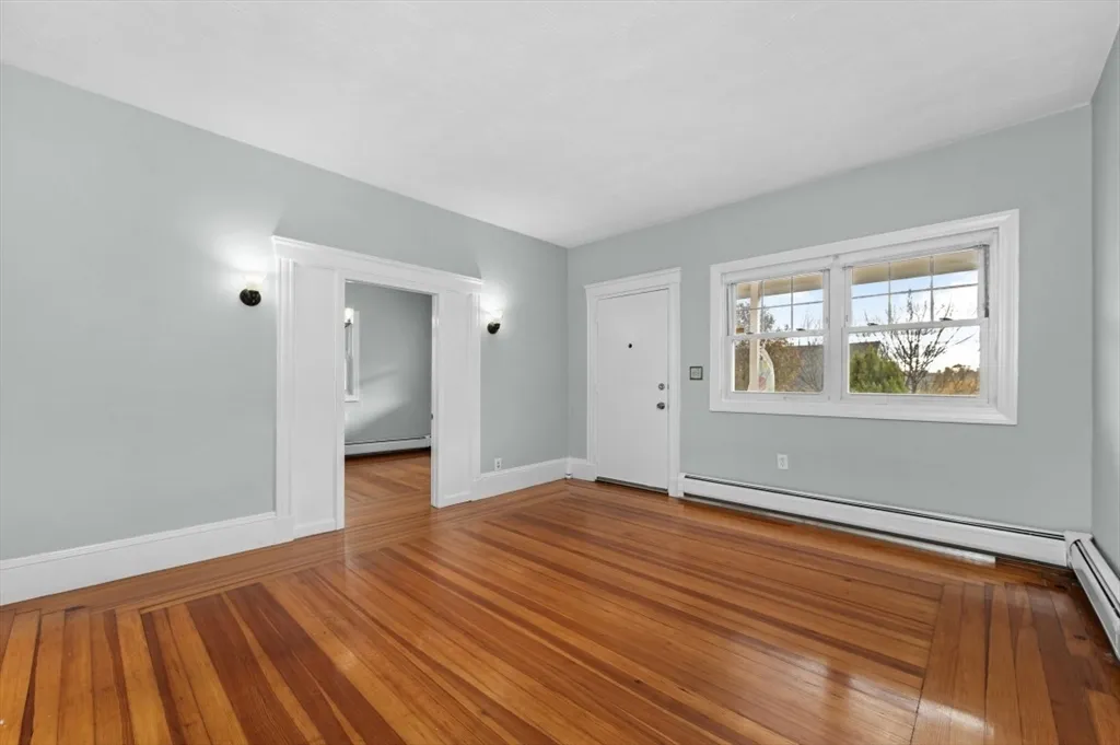 3 bed, 1 bath apartment for rent at 537 Park Ave, Revere — photo 2 of 16