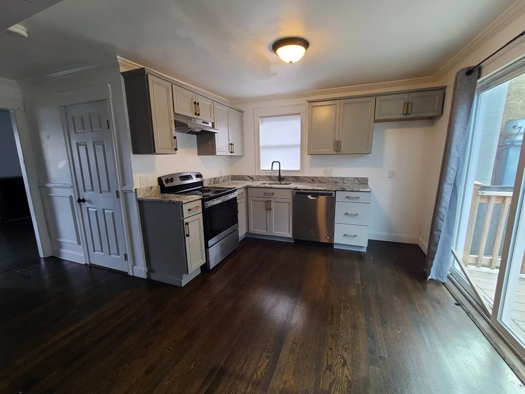 3 bed, 1 bath apartment for rent at 537 S 2nd St, New Bedford — photo 2 of 15