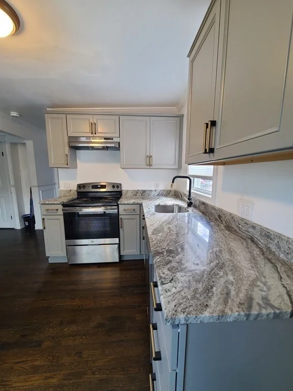 3 bed, 1 bath apartment for rent at 537 S 2nd St, New Bedford — photo 5 of 15