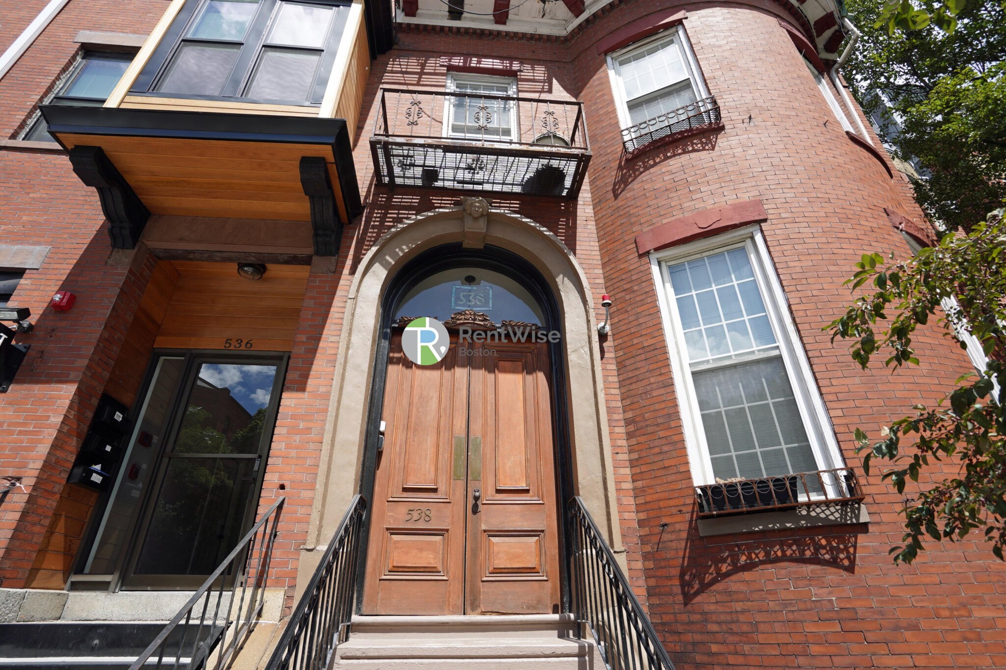 Studio bed, 1 bath apartment for rent at 538 East Broadway Unit 1, South Boston — photo 1 of 21
