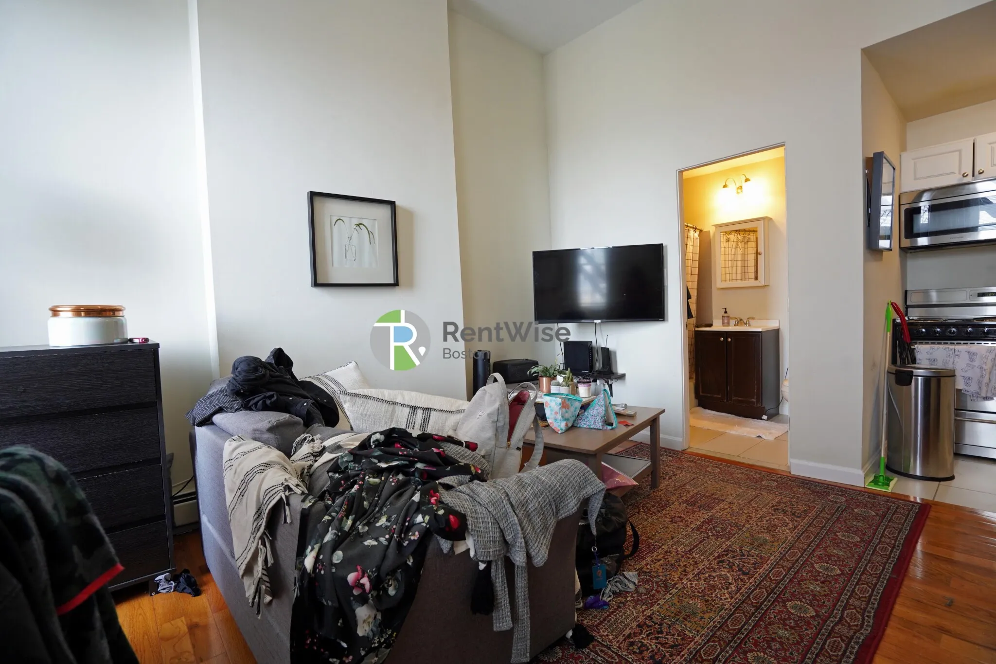 1 bed, 1 bath apartment for rent at 538 East Broadway Unit 4, South Boston — photo 2 of 12