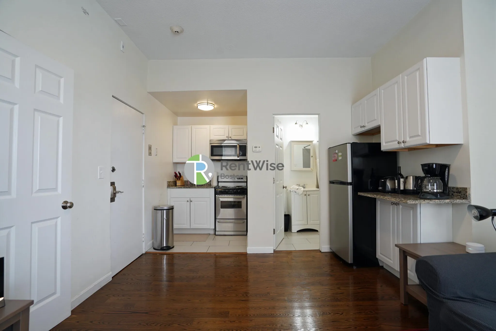 1 bed, 1 bath apartment for rent at 538 East Broadway Unit 5, South Boston — photo 1 of 21