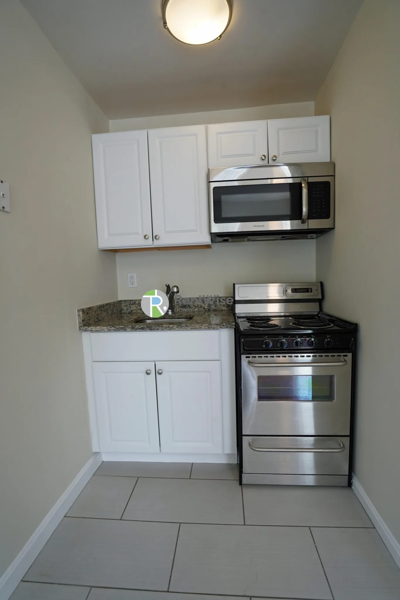 1 bed, 1 bath apartment for rent at 538 East Broadway Unit 5, South Boston — photo 4 of 21
