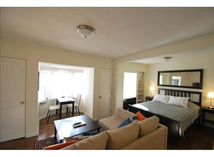 Studio bed, 1 bath apartment for rent at 538 East Broadway Unit 7, South Boston — photo 1 of 13