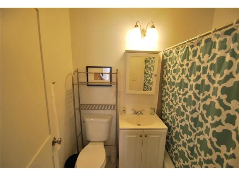 Studio bed, 1 bath apartment for rent at 538 East Broadway Unit 7, South Boston — photo 10 of 13