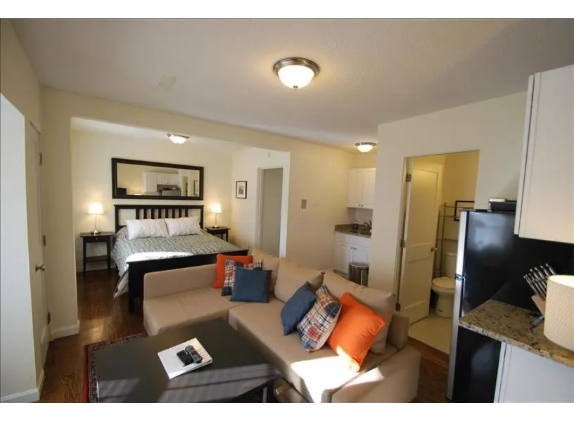 Studio bed, 1 bath apartment for rent at 538 East Broadway Unit 7, South Boston — photo 5 of 13