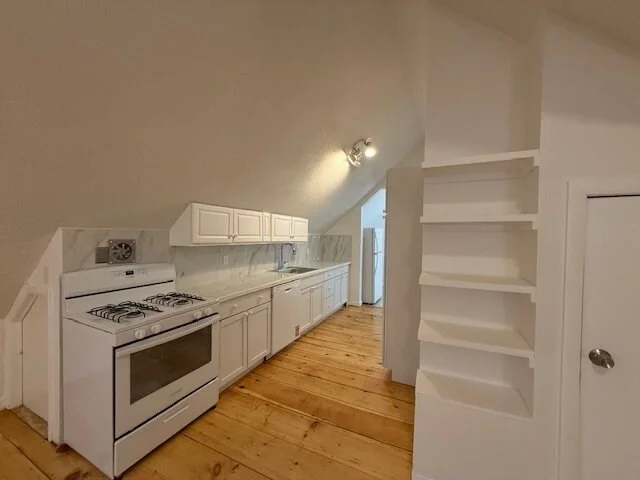 2 bed, 1 bath apartment for rent at 538 Westford St Unit 3, Lowell — photo 2 of 17