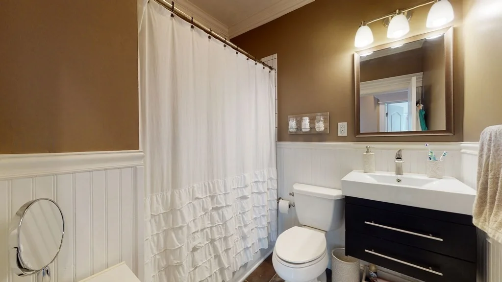 3 bed, 1 bath apartment for rent at 539 E 7th St Unit 3, South Boston — photo 15 of 21