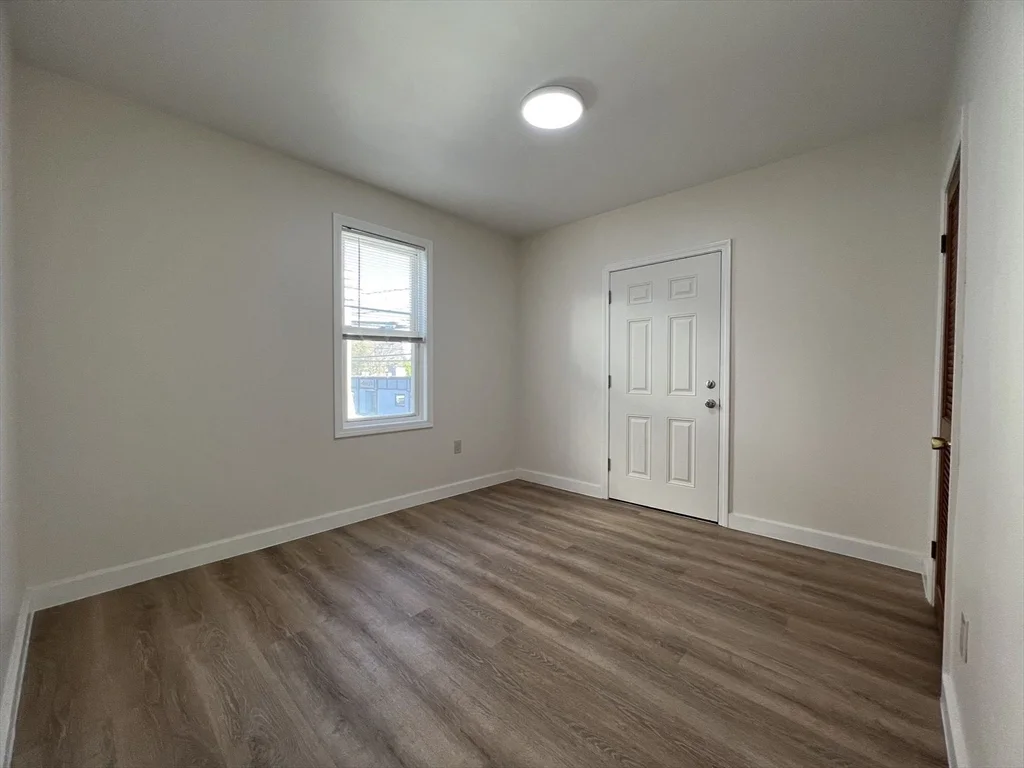 3 bed, 1 bath apartment for rent at 539 Washington St Unit 2, Quincy — photo 9 of 11