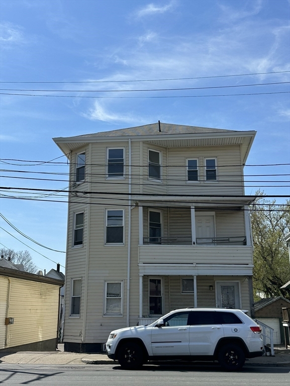3 bed, 1 bath apartment for rent at 539 Washington St Unit 2, Quincy — photo 1 of 12