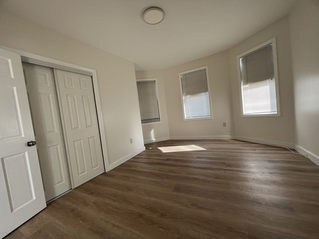 3 bed, 1 bath apartment for rent at 539 Washington St Unit 2, Quincy — photo 10 of 12