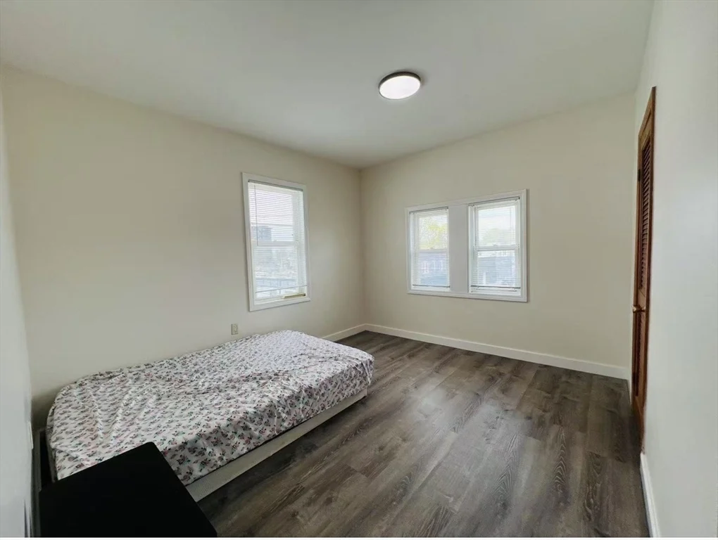 3 bed, 1 bath apartment for rent at 539 Washington St Unit 3, Quincy — photo 8 of 11