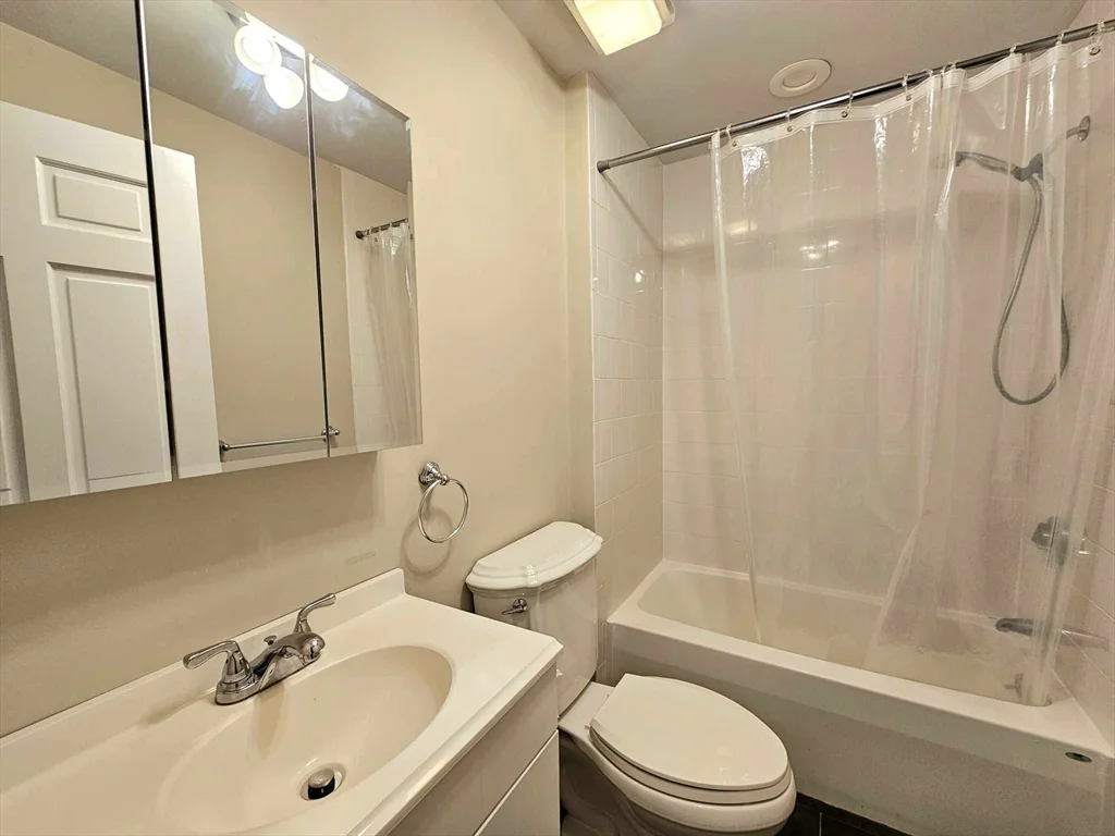 5 bed, 3 bath apartment for rent at 539 Worcester St Unit 539, Wellesley — photo 28 of 42